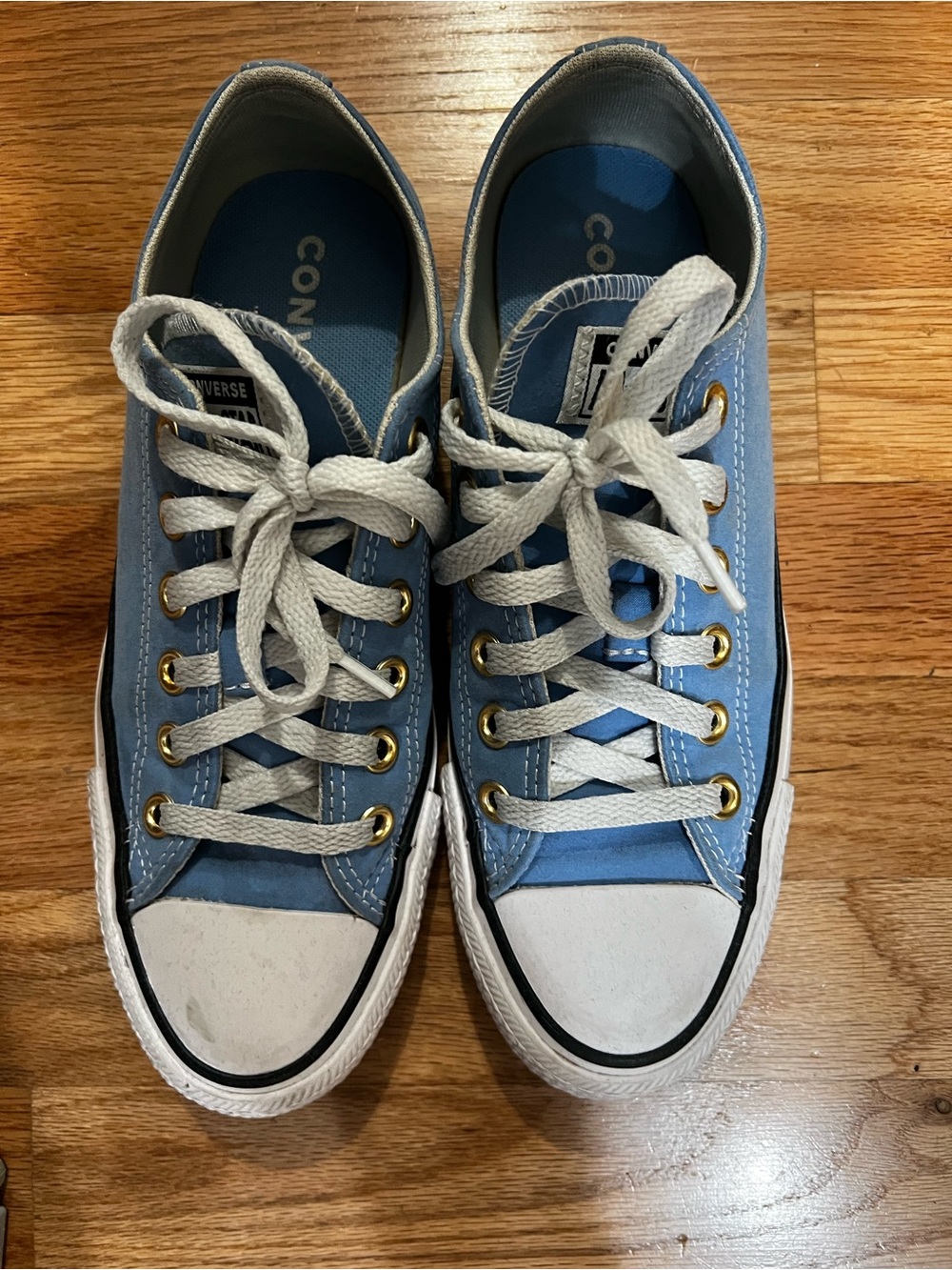 Converse Low Top Sneakers in Light Blue and White